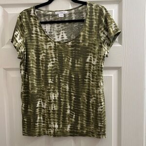 Liz Claiborne Size L tie dye t shirt